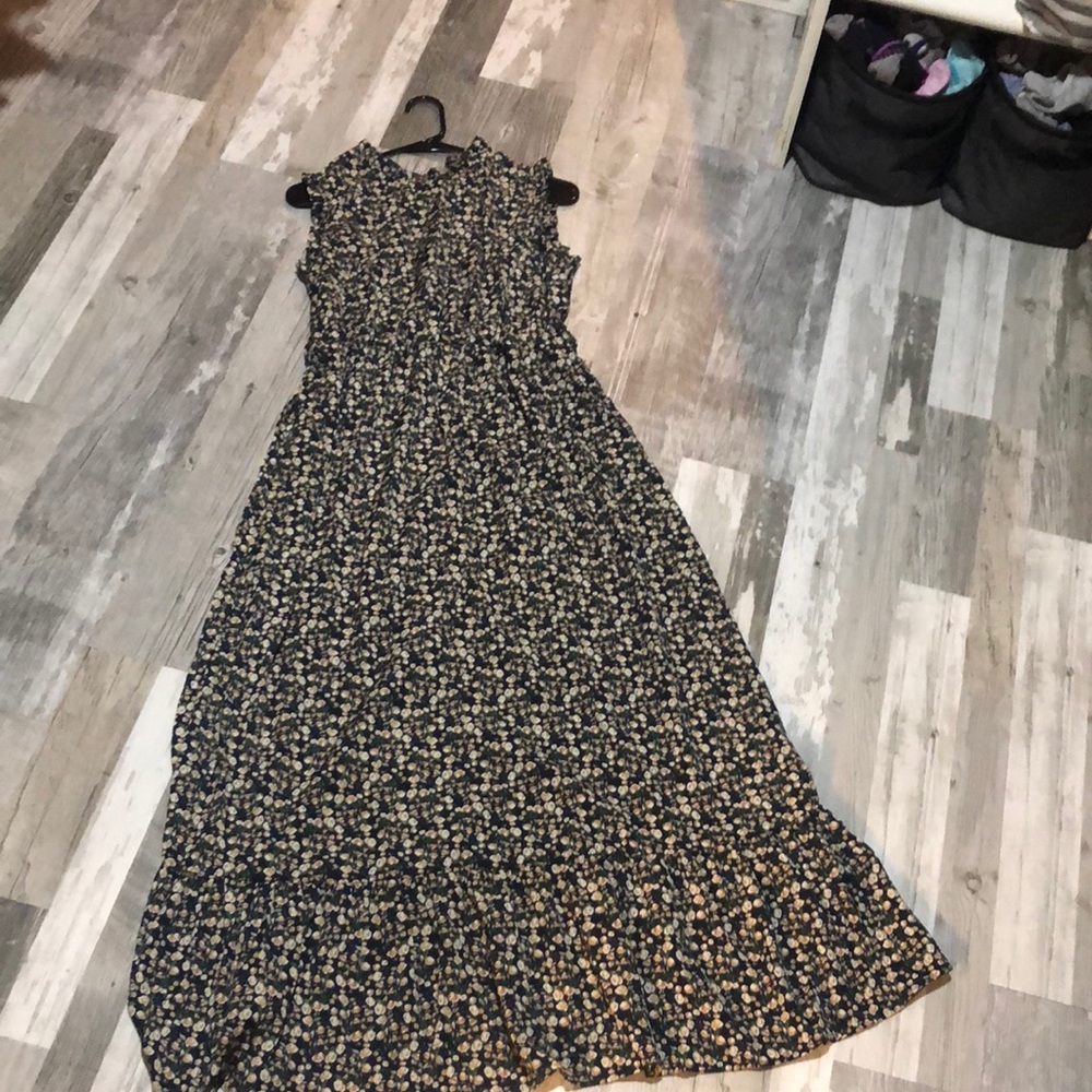 Dress size xl blue with taupe flowers high neck